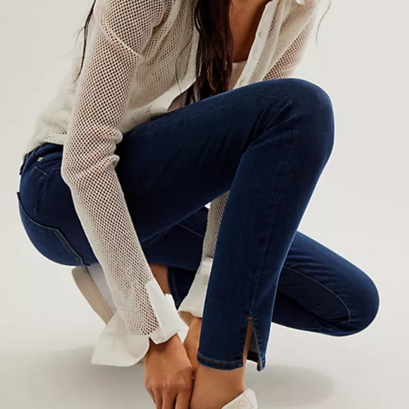 Frame Le High Skinny dark wash jeans - Picture 2 of 11